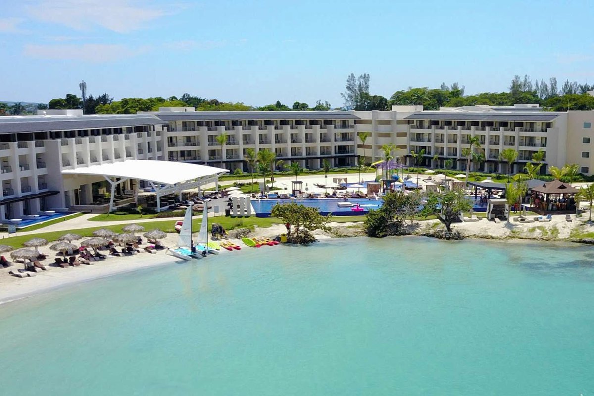 ESPIOROB's tweet photo. Lost in Negril 

Oct 9-12, 2026. 

4 Days / 3 Nights 

Adults Only 

All-Inclusive Stay

https://t.co/zGvp7VqtKU
Dm or email for more information 

#grouptravel #blacktravel #jamaica https://t.co/gI4v7KvziT