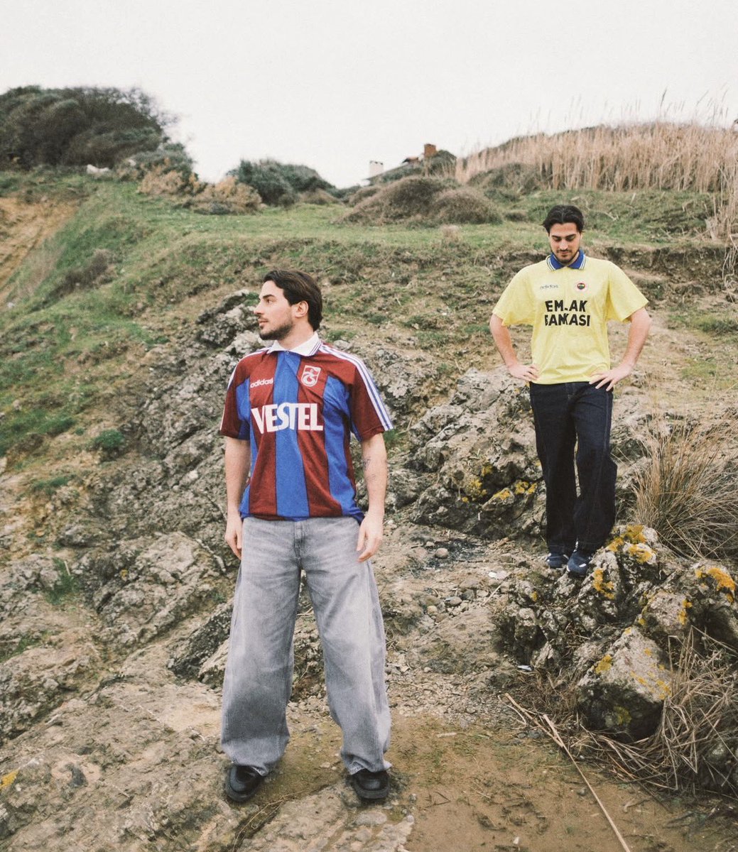 Siyah Çoraplılar tweet media