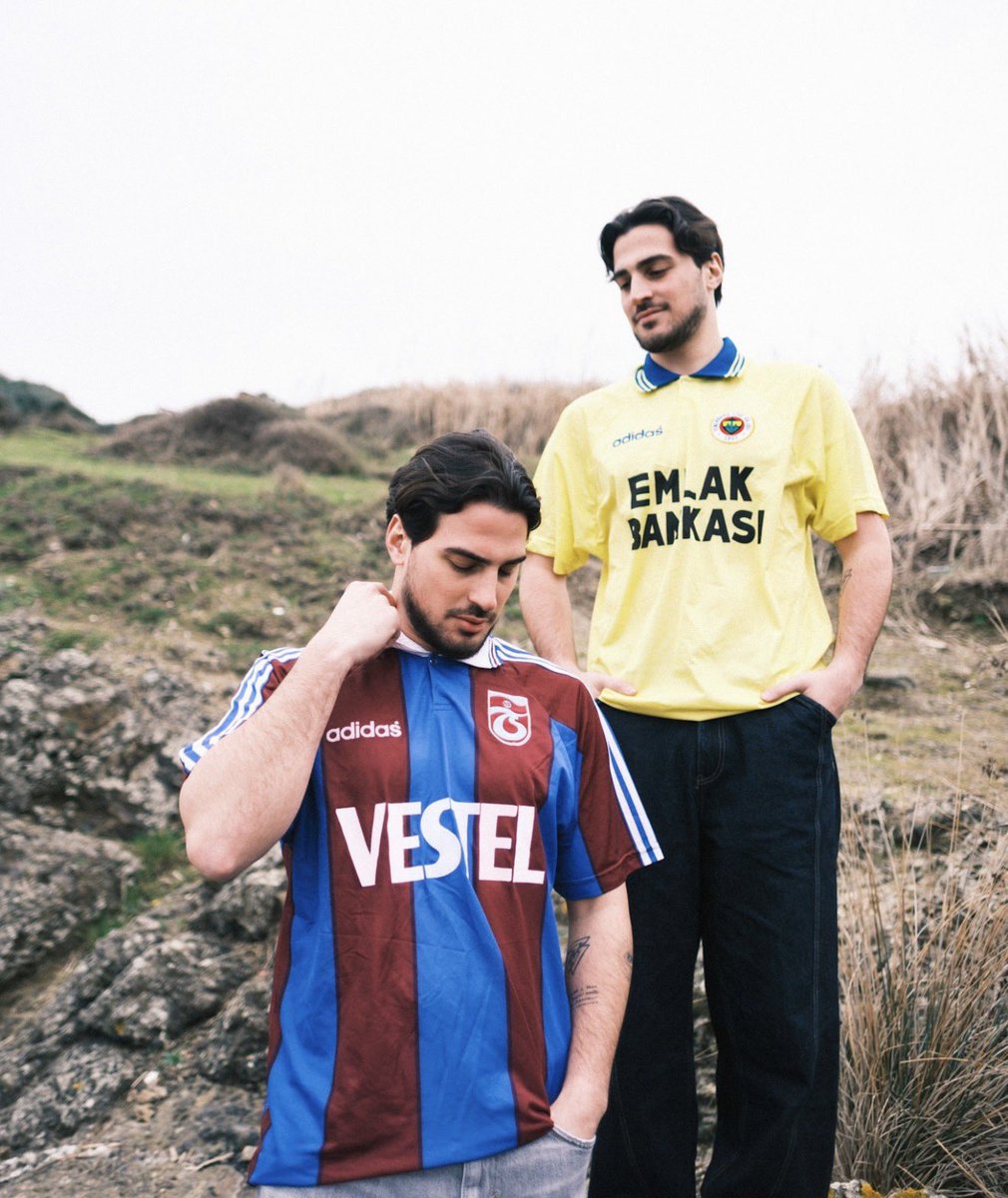 Siyah Çoraplılar tweet media