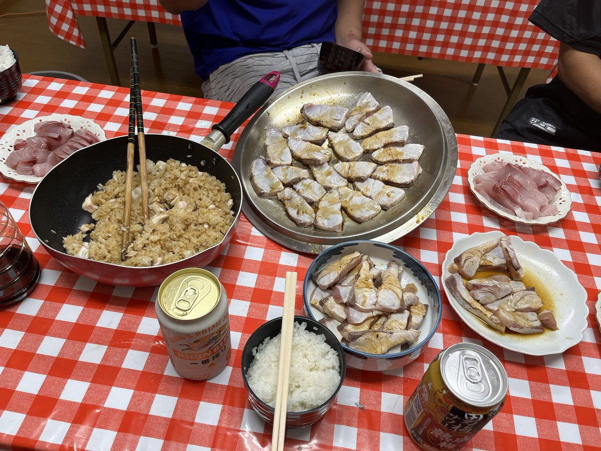 lotsway_onefish's tweet photo. 合格された皆さん、おめでとうございます㊗️

京大釣りサークル魚人は新規メンバー募集中です！各々がルアー釣り、餌釣り問わず様々な釣りを楽しんでいます🎣

入会希望、質問はDMで受け付けています。初心者からガチ勢まで大歓迎です‼︎ https://t.co/QxZwmVSdOe