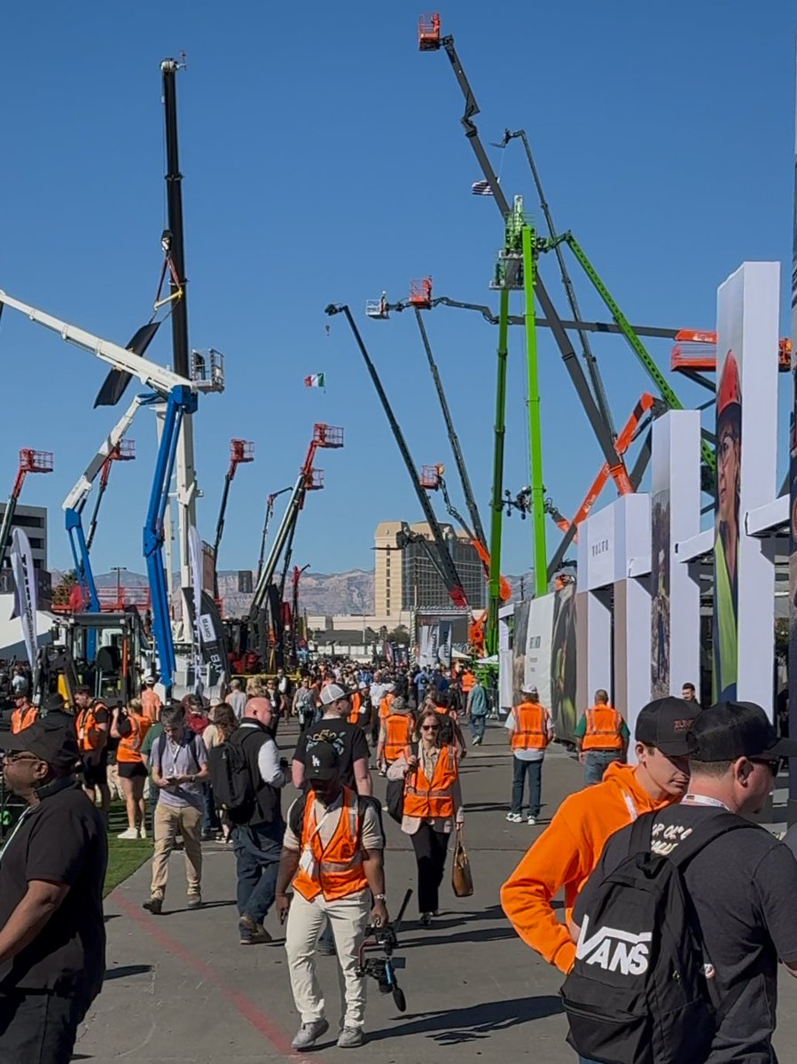 VERSATILE tweet media