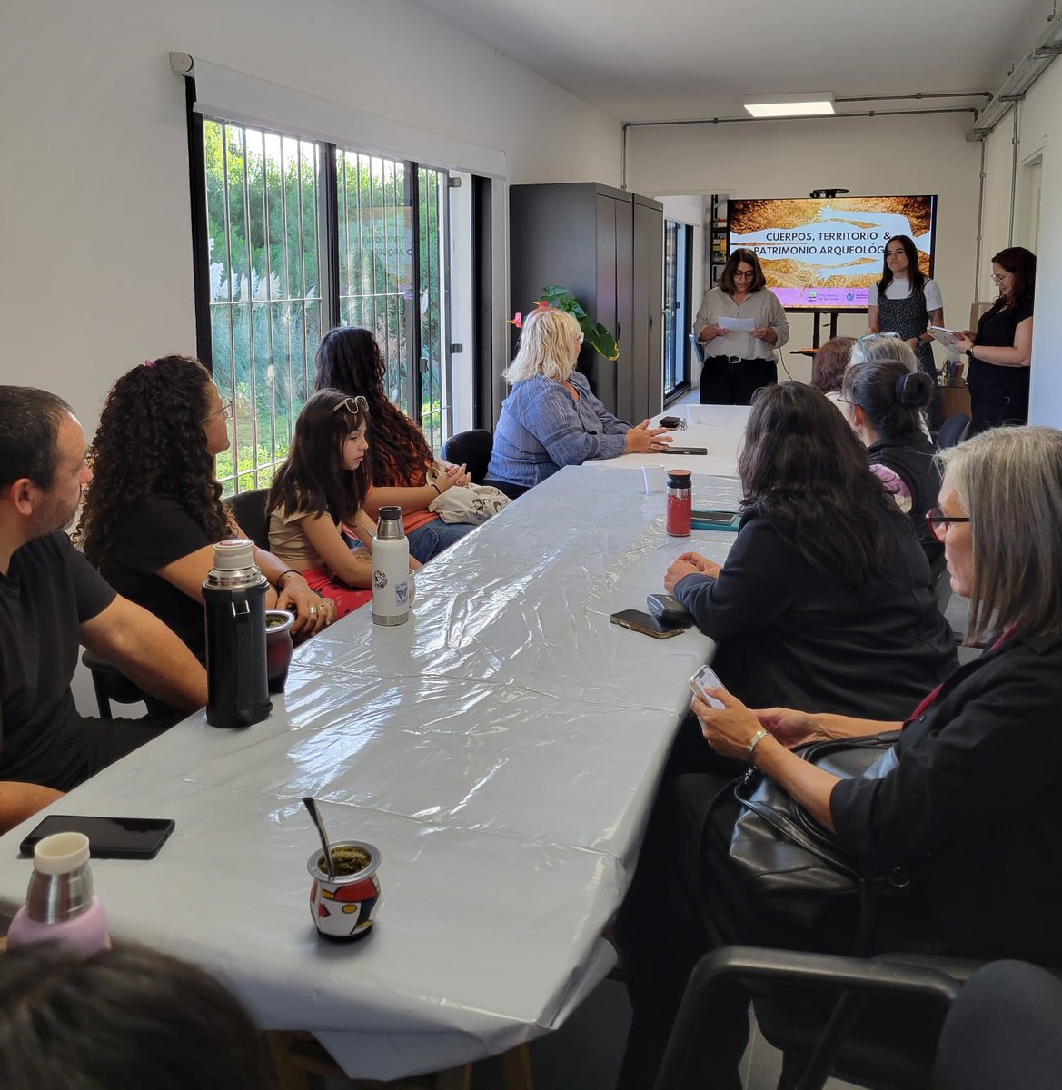 sanjosegobierno's tweet photo. En el marco del Día Internacional de la Mujer, se realizó el taller “Cuerpos, territorio y patrimonio arqueológico. Una propuesta de cartografía participativa”. La actividad tuvo lugar en el Centro de Investigación Regional Arqueológica y Territorial, ubicado en Ciudad del Plata. https://t.co/p7RXjYALQB