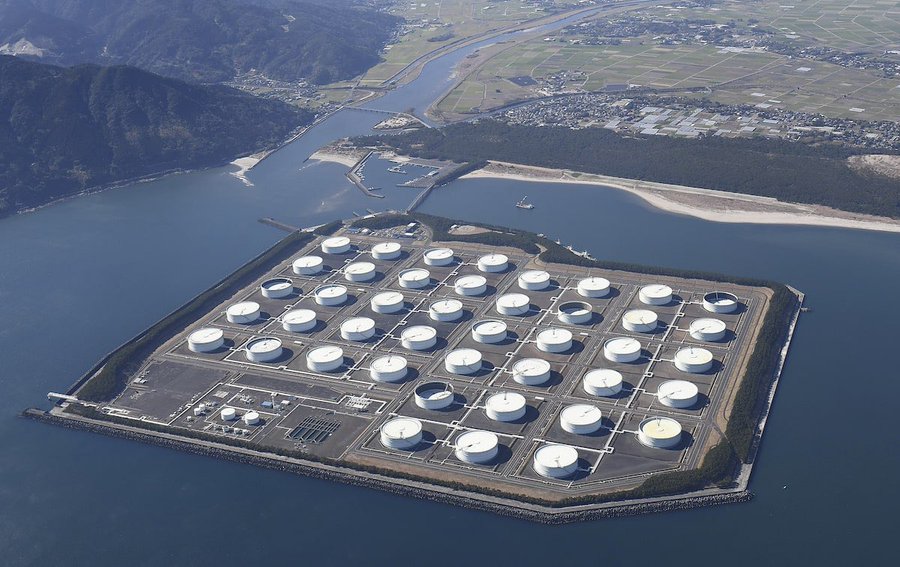josefajram's tweet photo. Japón posee una reserva de petróleo equivalente a 254 días de demanda interna.

vi @DrGanesh_Japan https://t.co/40RnG3BtPW