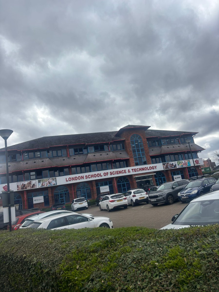 GradSpecialists's tweet photo. What a day for our team at LSST Birmingham campus, talking all things graduate employment with some fantastic soon-to-be grads! 

If you missed us, no need to worry - get in touch to chat with one of our recruitment specialists about how we can help with your career goals. https://t.co/12UEJcK6iu