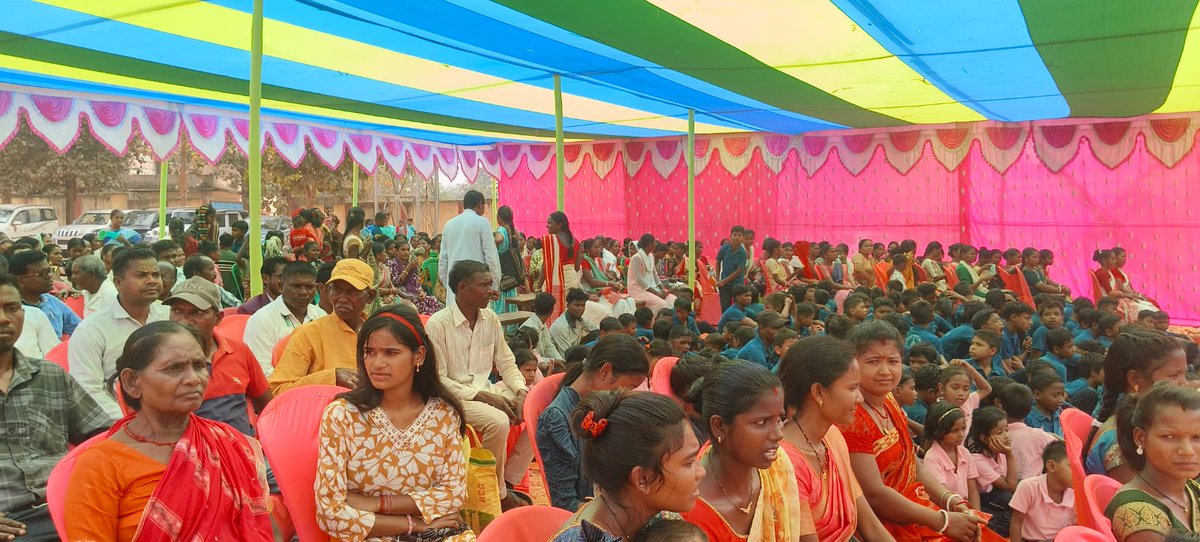 आज पश्चिमी सिंहभूम जिला अंतर्गत गोईलकेरा स्थित विद्यालय के नए छात्रावास भवन का उद्घाटन किया। इसके निर्माण से स्थानीय विद्यार्थियों के शिक्षा में काफी हद तक सुधार होगा।