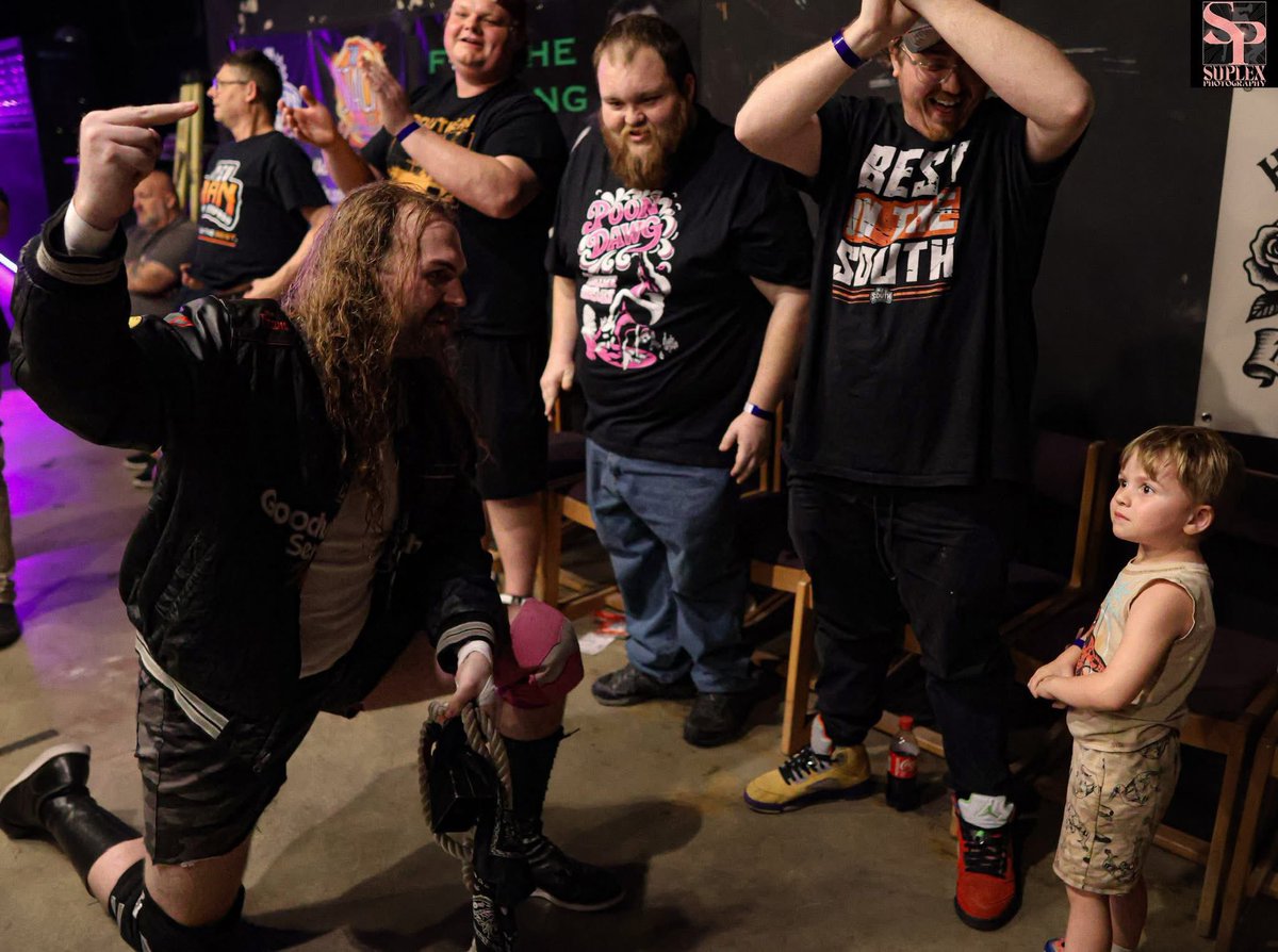 “B*g D*ve” tweet media