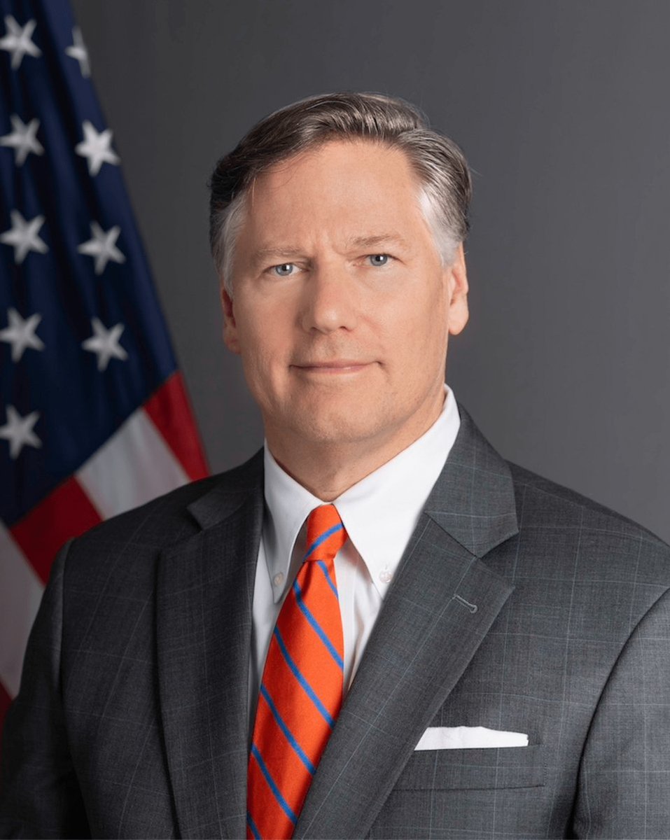 HECHOS Y NO PALABRAS : mientras China envia a un ministro de Estado, Ni Hong, a la toma de posesion de Jose Antonio Kast, EEUU manda a un mero subsecretario, Christopher Landau. Que nos dice ello sobre el peso que cada pais otorga a su relacion con Chile ? v <a href="/lucialopezchile/">Lucía López</a>