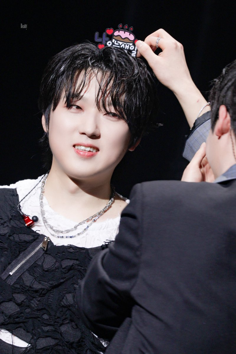 Bᴇᴀᴜᴛʏ_ᴰᴹ tweet media