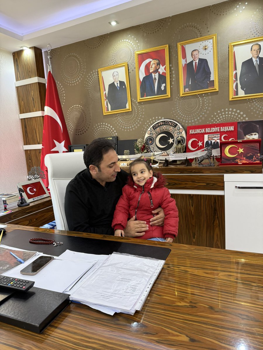 Küçük misafirimiz Hazal’ın ziyaretiyle günümüz güzelleşti. 😊

Çocuklarımızın samimi gülümsemesi dünyayı daha güzel bir yer hâline getiriyor. ❤️

#Kuluncak
