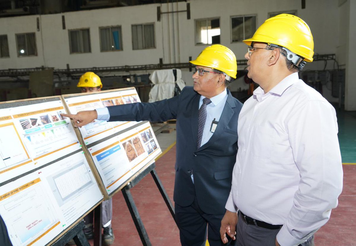 MazagonDockLtd's tweet image. #visit 
🔶#MDL was honoured to welcome Shri Dinesh Mahur, ITS, Additional Secretary (Defence Production), to the yard. 

🔶This was followed with a presentation and discussions led by Shri Biju George, Director (Shipbuilding ) on MDL’s shipbuilding capabilities.

🔶The visit