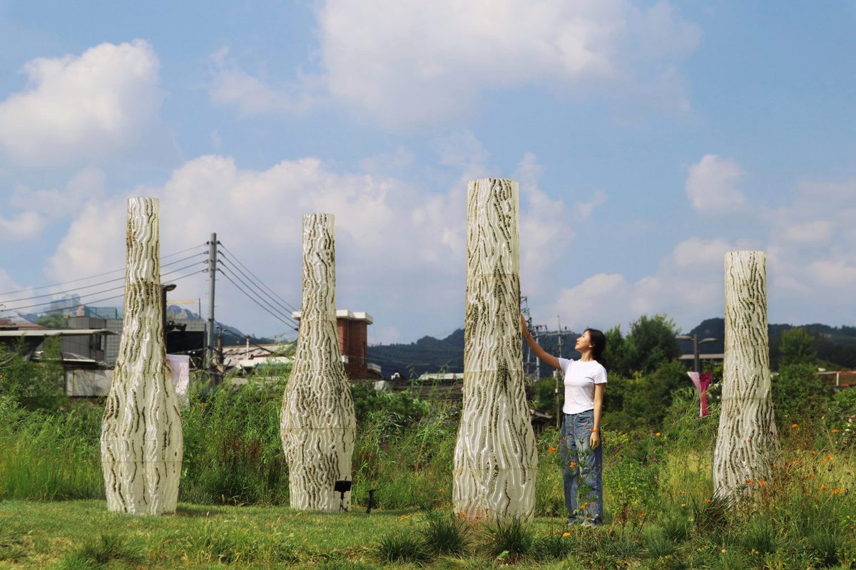 ArchDaily's tweet photo. How are robotic technologies and material experimentation, such as moss, mycelium, clay, concrete, and wood, changing traditional architectural construction methods?
Read more about this topic by following the link: https://t.co/Gy8GXHBjDH https://t.co/q25Ib06OwT