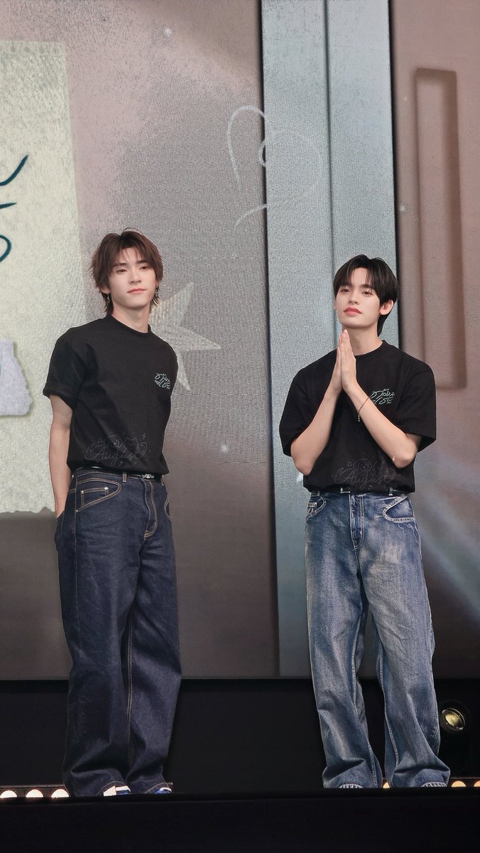 𝑎𝑢𝑔𝑢𝑠𝑡 ≽^• ˕ • ྀི≼ tweet media