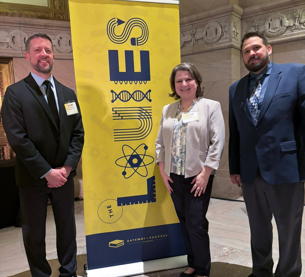 Parkway West Middle School was recently named a finalist for the inaugural Louie Awards and has received a $5,000 grant in recognition of its outstanding student growth in English Language Arts.
Congratulations to the Longhorns on this prestigious honor! #ParkwayProud