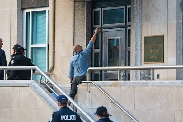 JasADRxquisites's tweet image. BREAKING: Shots Fired at US Consulate in Toronto – No Injuries as Police Investigate.

Toronto police are investigating an early-morning shooting at the United States Consulate in downtown Toronto. Officers responded to reports of gunfire at 5:29 a.m. EDT on Tuesday and confirmed
