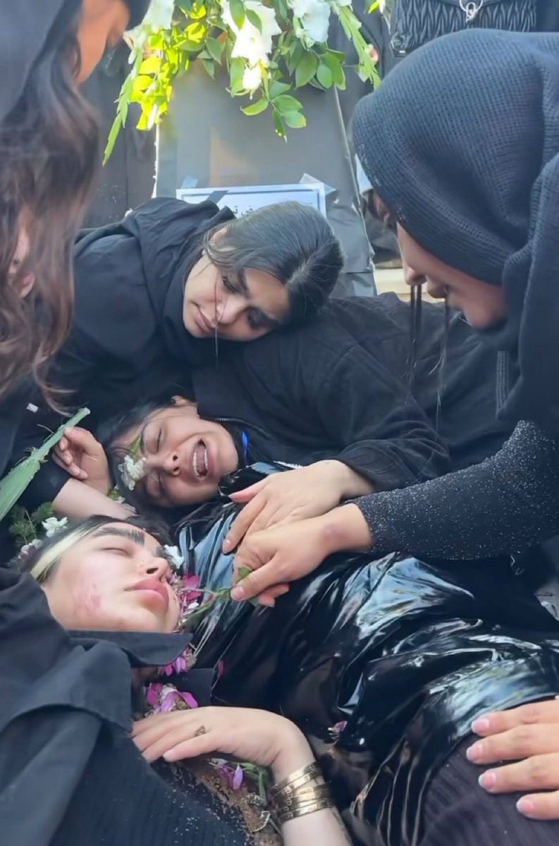 NiohBerg's tweet photo. Look into the faces of the parents who unzipped hundreds of bodybags to find their murdered children.

Tell them more about how America is wrong for punishing the killers who did it.

Tell them "war is bad" as if the regime itself isn't a million times worse. https://t.co/iJ3c7uwAQa