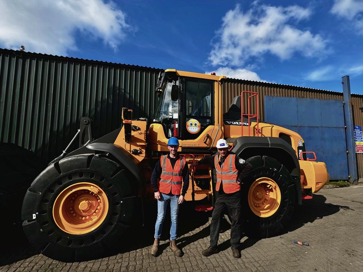 CML_LTD_UK's tweet photo. 🎉 Happy Birthday Teo!

Everyone at Countrywide Metals wishes you a great day.

Thanks for all the hard work you put in with the team - enjoy the celebrations.

#CountrywideMetals #Team #Birthday #WorkFamily https://t.co/L6mf8qaEnw