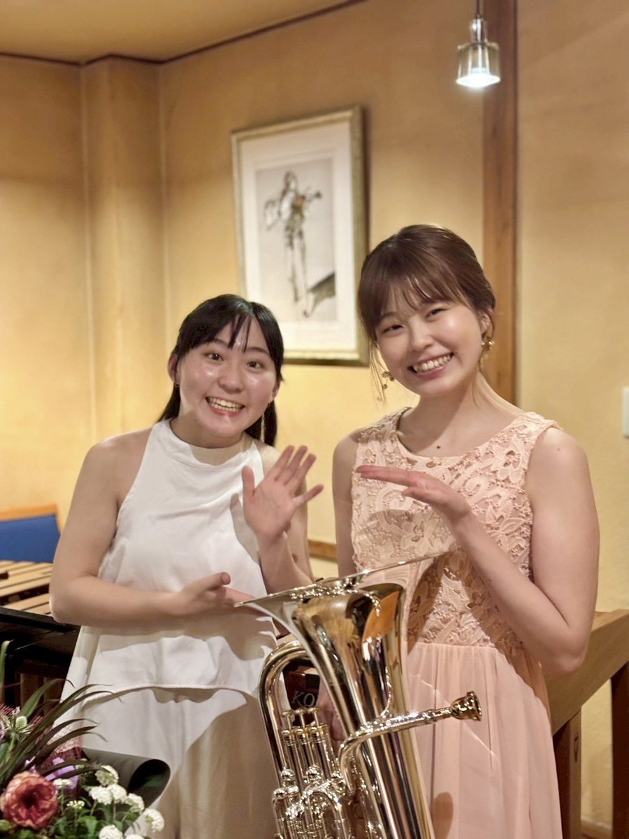 eup_minichoco's tweet photo. 珈琲煎家まいせんさんでマリンバとのミニライブを開催いたしました☕️🌿
恩師や友人、地域の方々が駆けつけてくださり感謝の気持ちでいっぱいです！またその想いをもっと音楽に昇華していけるよう、自分を奮い立たせ、より一層励んでまいります。
素敵な花束や差し入れも本当にありがとうございました🌼 https://t.co/vXDgtCseUb