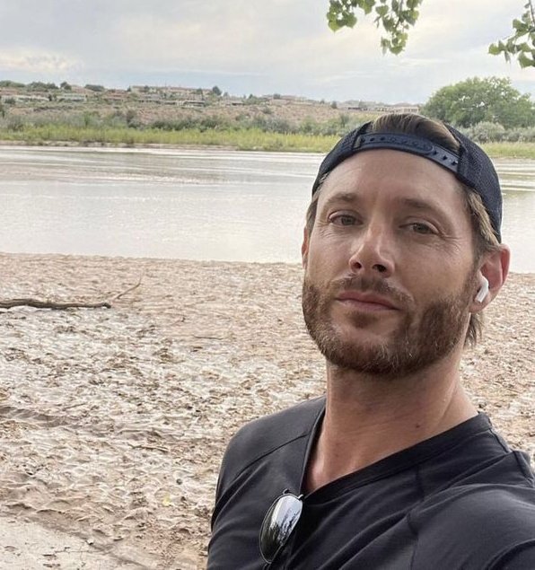 ela୨ৎ tweet media