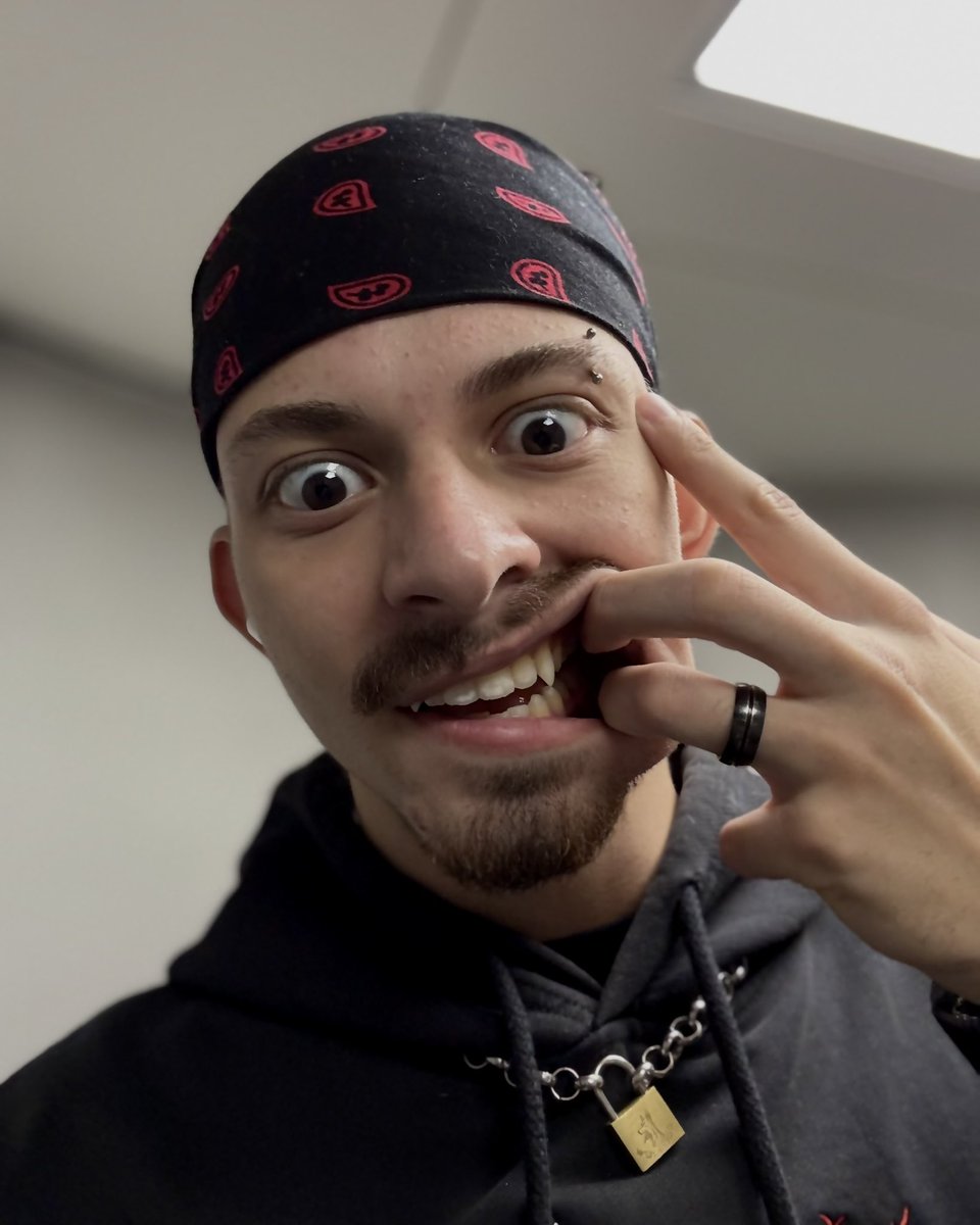 Латинос Саймон tweet media