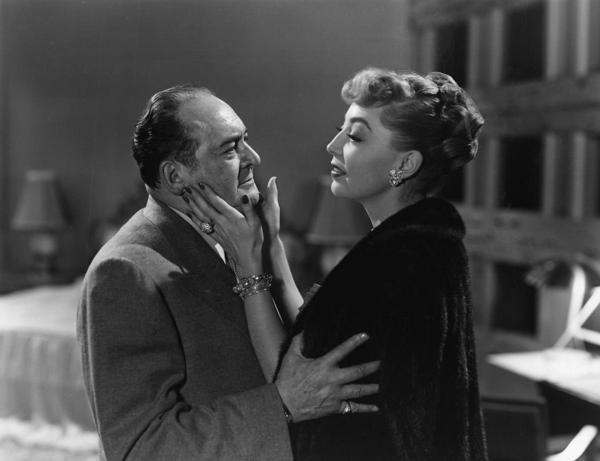 FDCinematheque's tweet photo. TODAY:  

#FilmNoir Season  

We are watching:  

City That Never Sleeps (1953)

Dir: John H Auer

With: Gig Young, Mala Powers, Edward Arnold, Marie Windsor

@FilmDialogueone

#FilmNoir #FilmClub #ClassicFilms #FilmArchive
👇👇👇👇👇👇👇👇👇
https://t.co/Q1NVjRfvHw… https://t.co/z0hddCLouS
