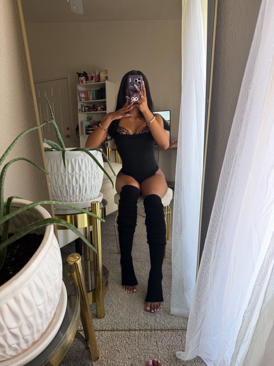 StacisRealm's tweet photo. Sexy &amp; bossy so no you can’t resist. https://t.co/VHAljUyE4F
