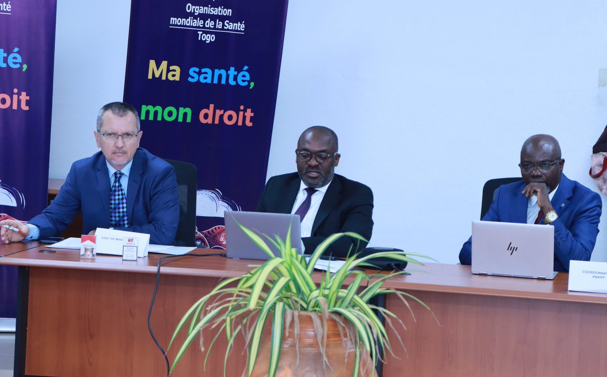OMSTogo's tweet photo. Une mission du Secrétariat de la Convention-cadre de l'OMS pour la lutte antitabac séjourne au #Togo.

L'objectif est d'évaluer les besoins pour mettre en œuvre le protocole pour éliminer le commerce illicite des produits du tabac, un traité clé pour la #SantéPublique mondiale. https://t.co/TwgzYHMpdN