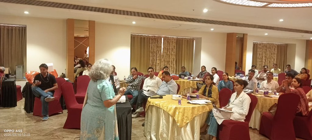 collectorUJN's tweet photo. उज्जैन जिले में IDSP कार्यक्रम के तहत आउटब्रेक रिस्पॉन्स पर जिला स्तरीय प्रशिक्षण आयोजित। लैब टेक्नीशियन एवं स्टाफ नर्सों को रोग प्रकोप की शीघ्र पहचान, सैंपल संग्रहण एवं रिपोर्टिंग में प्रशिक्षित किया गया। स्वास्थ्य सुरक्षा के लिए तैयार! #IDSP #उज्जैन #स्वास्थ्यविभाग https://t.co/p5jZViuHlk