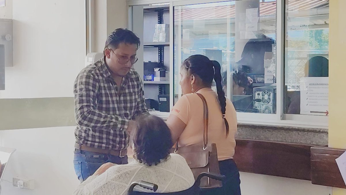 #MoronaSantiago | En el #HGeneralMacas se brinda atención integral a los adultos mayores 🧑🏾‍🦳 durante sus citas médicas 🩺, con seguimiento a pacientes con enfermedades crónicas, consulta médica oportuna y entrega de medicamentos.

 #ElNuevoEcuador