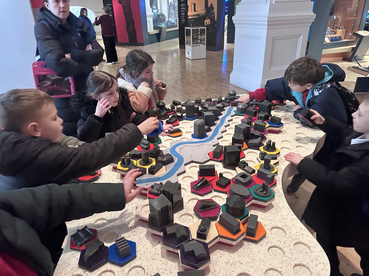 MissWinter1's tweet photo. Some fancy dress learning about the history of Cardiff &amp; predicting the future of cities in Wales @nantyparcschool https://t.co/2EvhNnvPH2