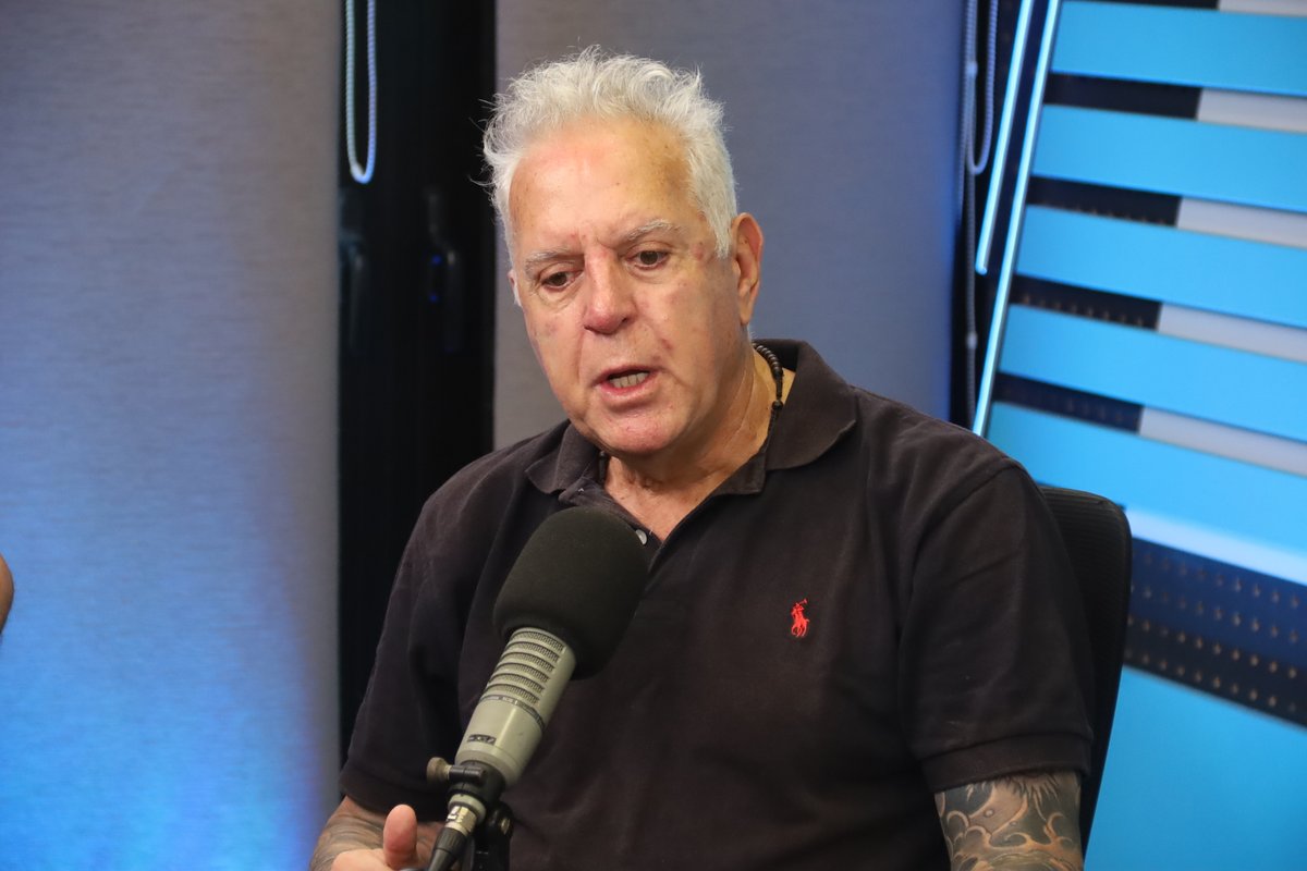 🎙️ “Carrasco es el único técnico que vi cumplir al pie de la letra en los partidos lo que trabajaba en la semana. Aunque a algunos les pese, Juan ya tenía que haber vuelto al club. Hay algunas cosas que no sé por qué no se las perdonaron”.

🗣️ Daniel Enríquez en Convocados por