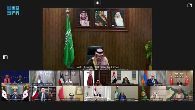 وزير الخارجية يمثل ولي العهد في اجتماع قادة الخليج والدول الإقليمية