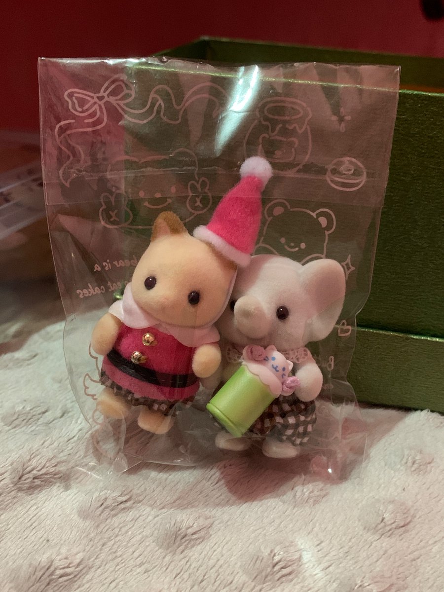 lovelykets tweet media