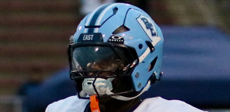 EDGYTIM's tweet photo. Belleville East @BELancerFB 2027 S @johnson_james7 James Johnson was able to add his first Big Ten offer from Illinois @IlliniFootball  late last week more details here https://t.co/J7BP48Kzvw https://t.co/gR44gQif6Y