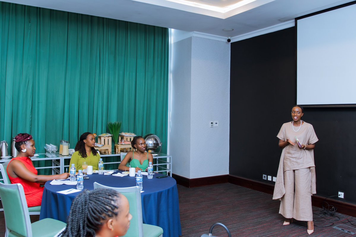 Resonate tweet media