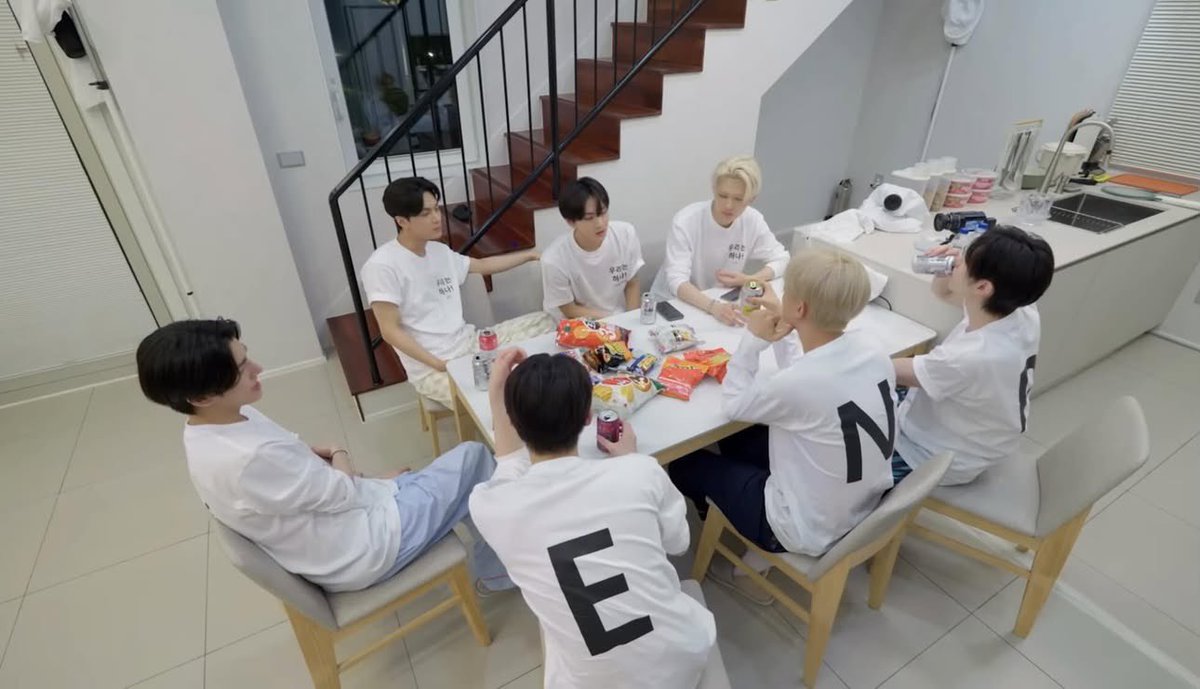 now how would you spell ENHYPEN with one letter missing??