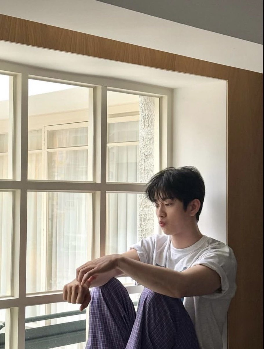 jinyoung tweet media