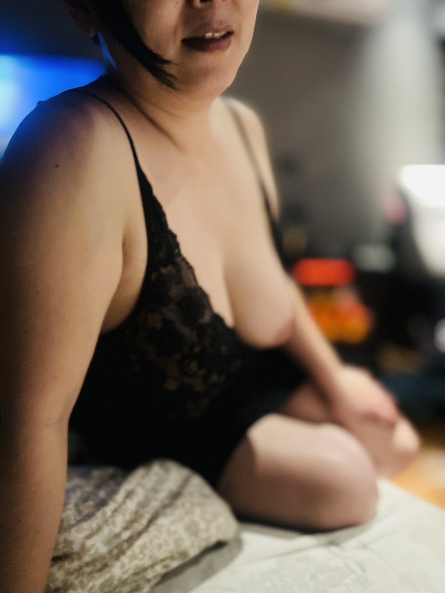 Venus & Ted couple tweet media