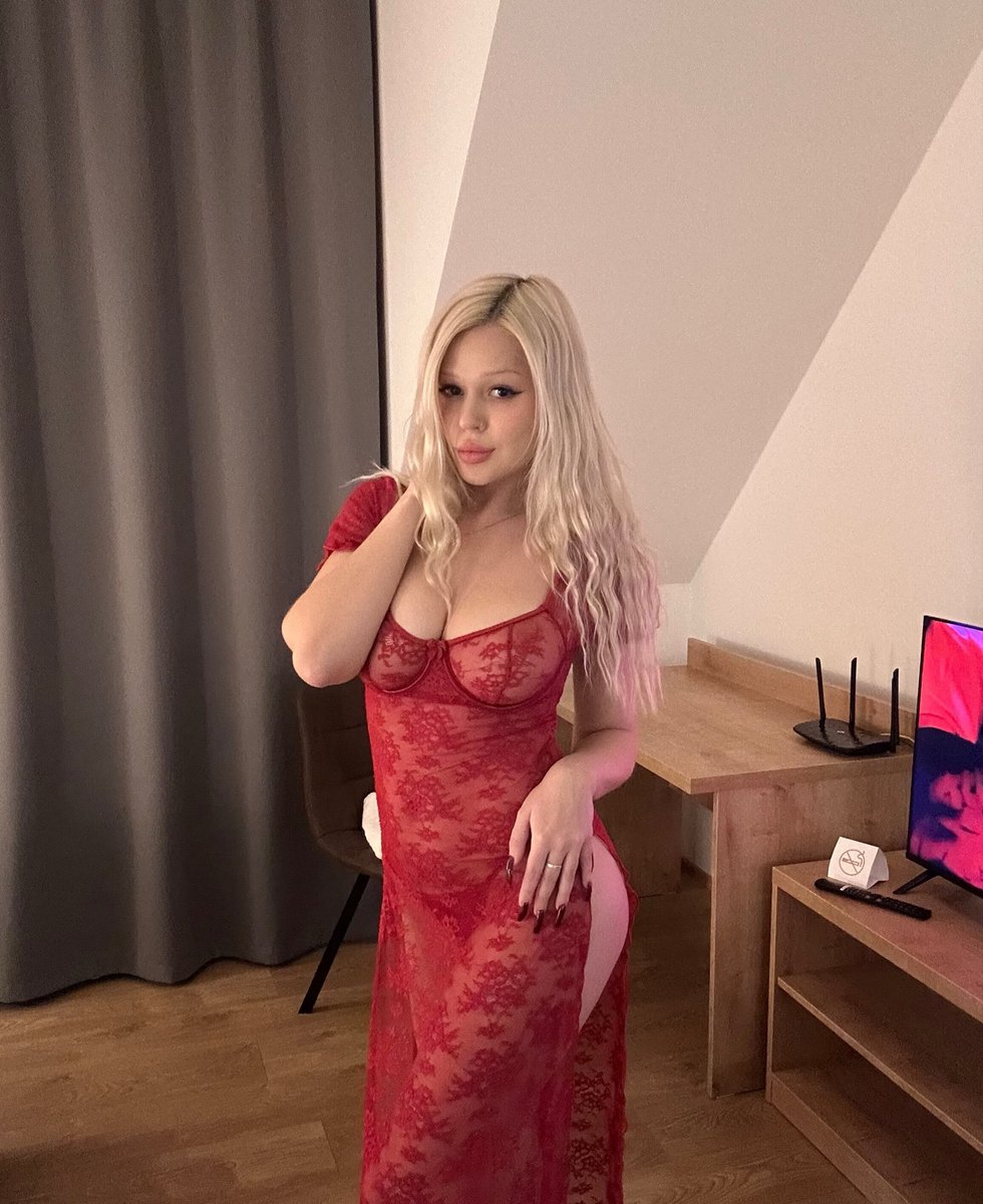 Julie 💋 tweet media