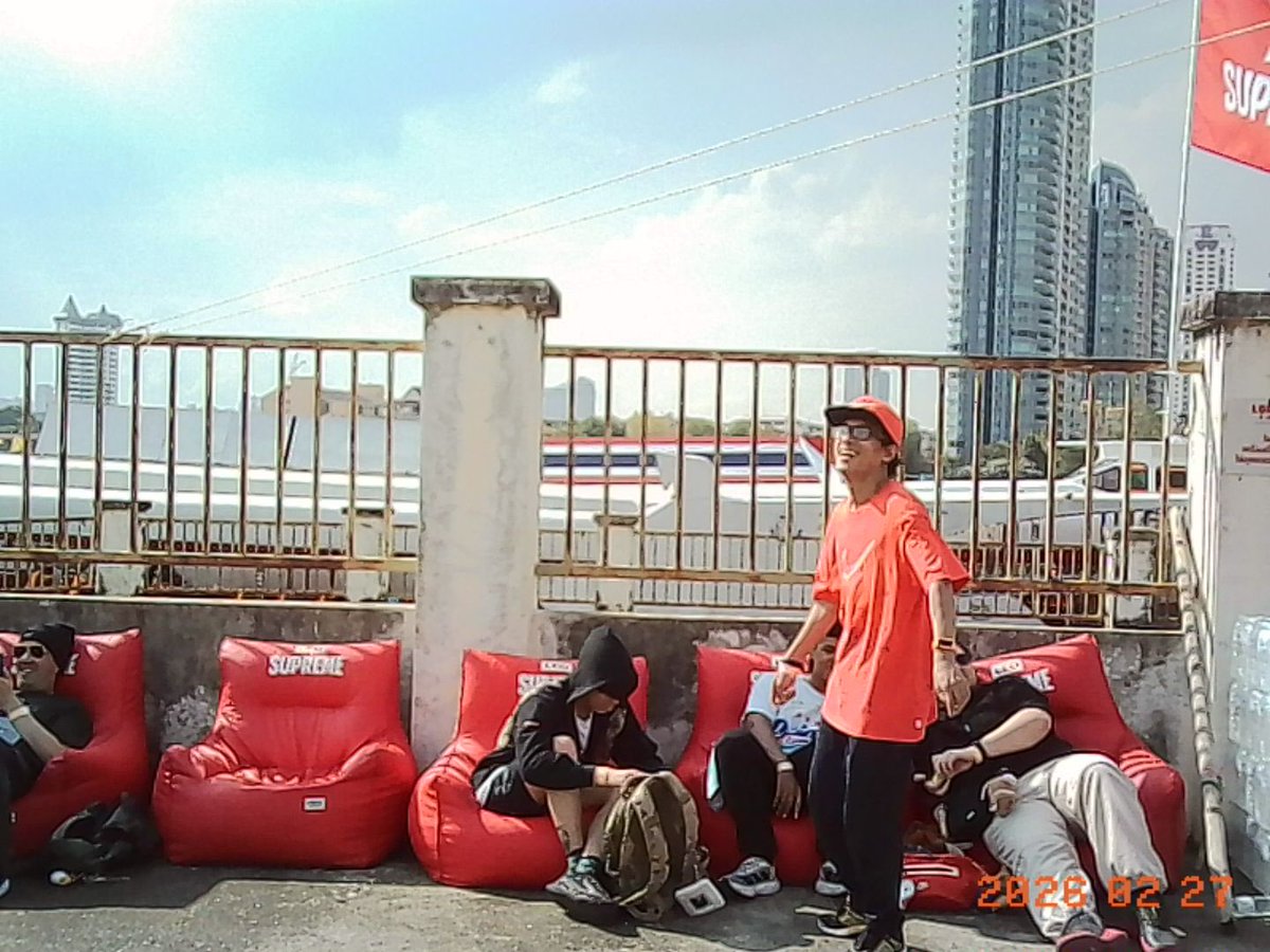 ijnakotas's tweet image. 今回のシチュと行くタイは強行日程だったので荷物減らすべくGR3も持っていかず。ノールックで撮ってたのでほとんどまともに写ってない笑
#KODAK #CHARMERA