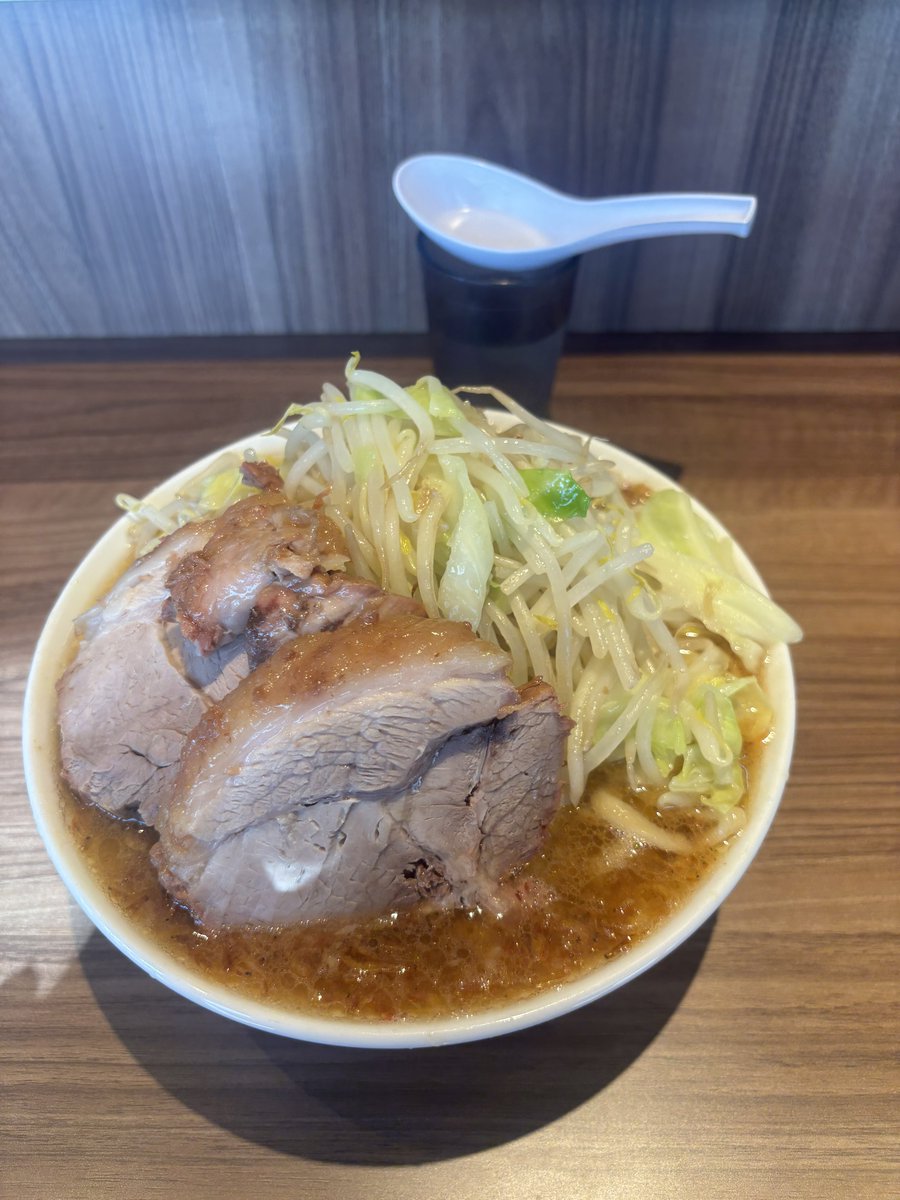 kkj_0308's tweet photo. らーめん菊の限定海老塩変更も行ってしまった。
美味しかったけど海老強すぎてどっちでもいいんじゃないかなって思った笑
汁なしも食べたい、、、 https://t.co/KsVsldh9ez