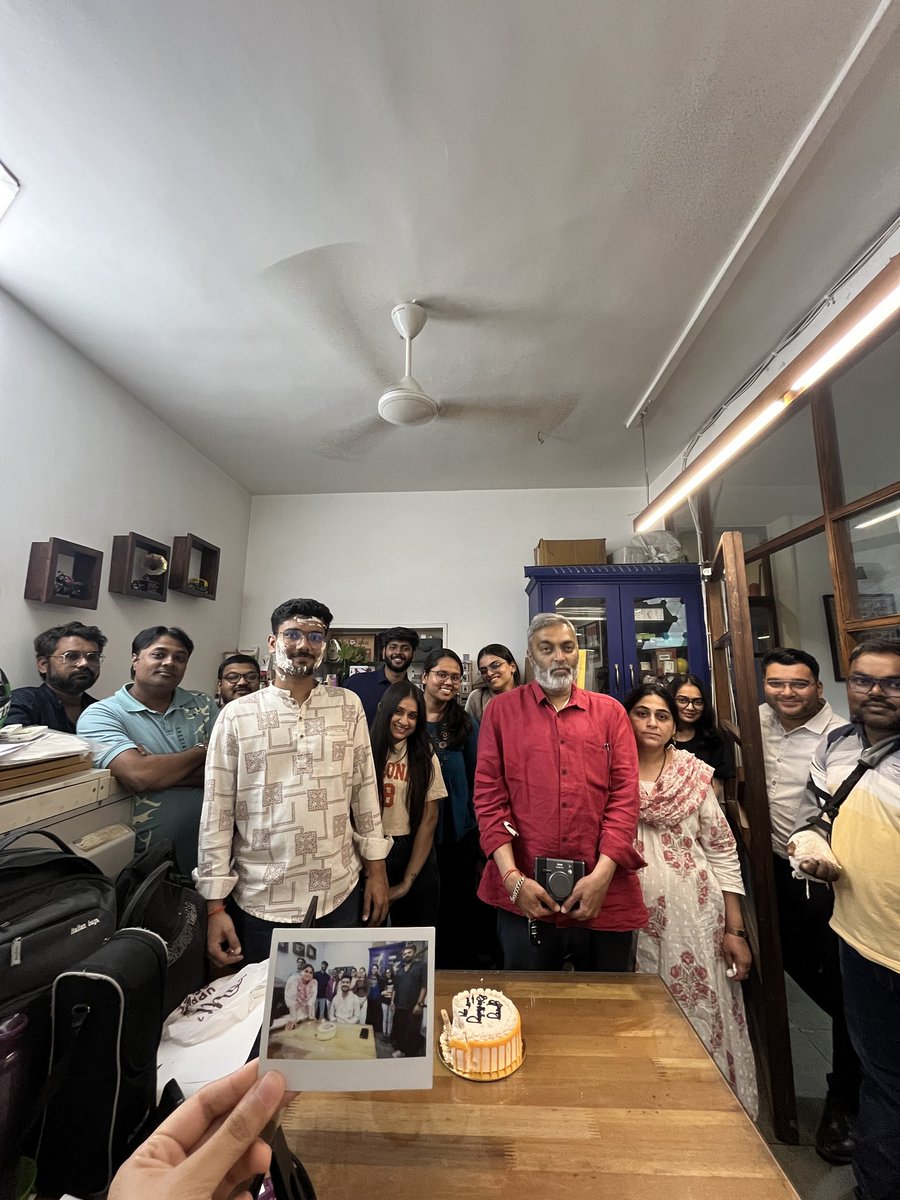 threedotdesigns's tweet image. Happy Birthday, Tanmay! 🎉

The mind behind smooth screens and smart UI/UX.
Your creativity keeps every pixel purposeful and every interface intuitive.

Here’s to more great designs, fresh ideas and wins everywhere you go.

#3dd #graphicdesign #bday #celebration #creativestudio