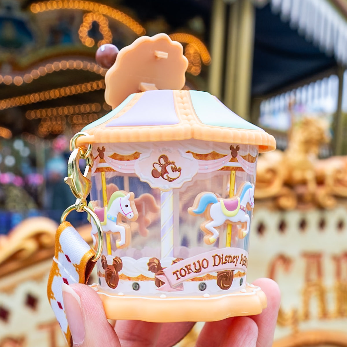 お菓子のカルーセル（回転木馬）デザイン！ 東京ディズニーランド 新作 