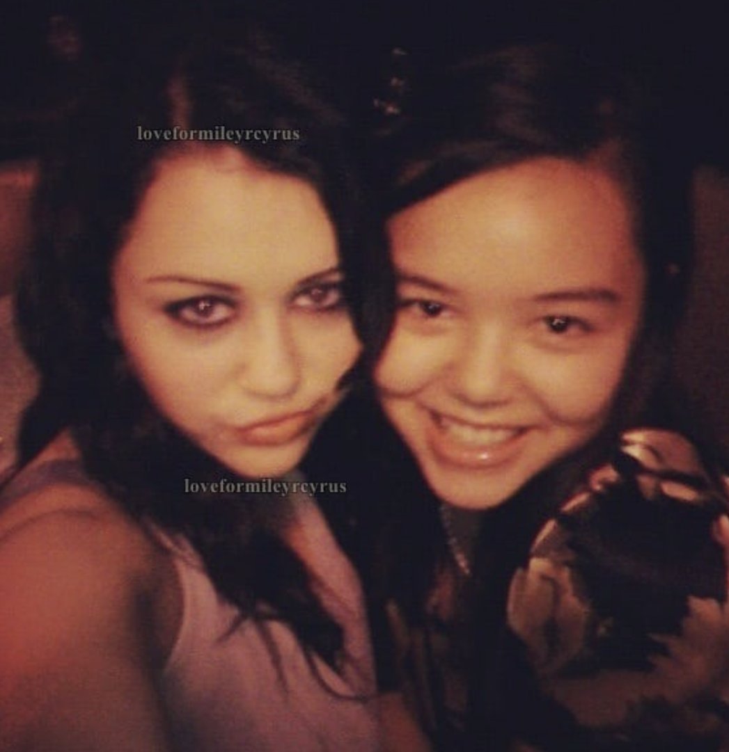 Miley Updates tweet media