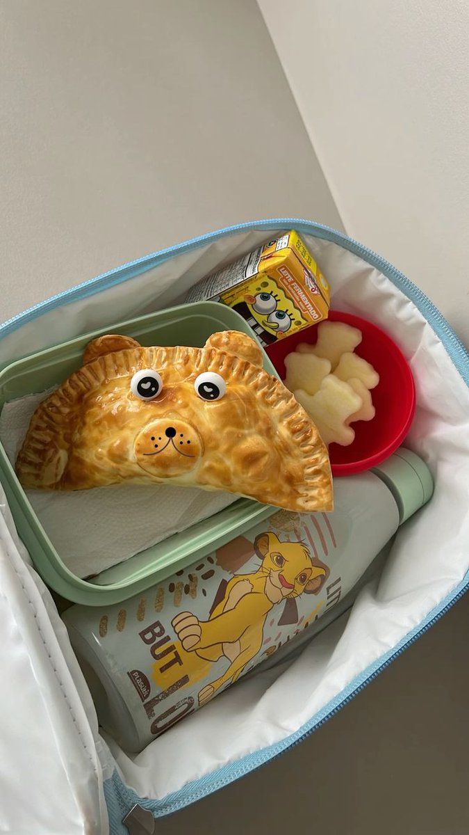 sxggymuffins's tweet photo. ㅤ(๑ᵔ⤙ᵔ๑)  this  𝑜𝓇  that  ?!  
ㅤ°  packed  lunches  𝑒dition  🍱 

ㅤ𑣲  7  day  foodpoll  mainly  for  edtwt  ! https://t.co/0glX6ocyvQ