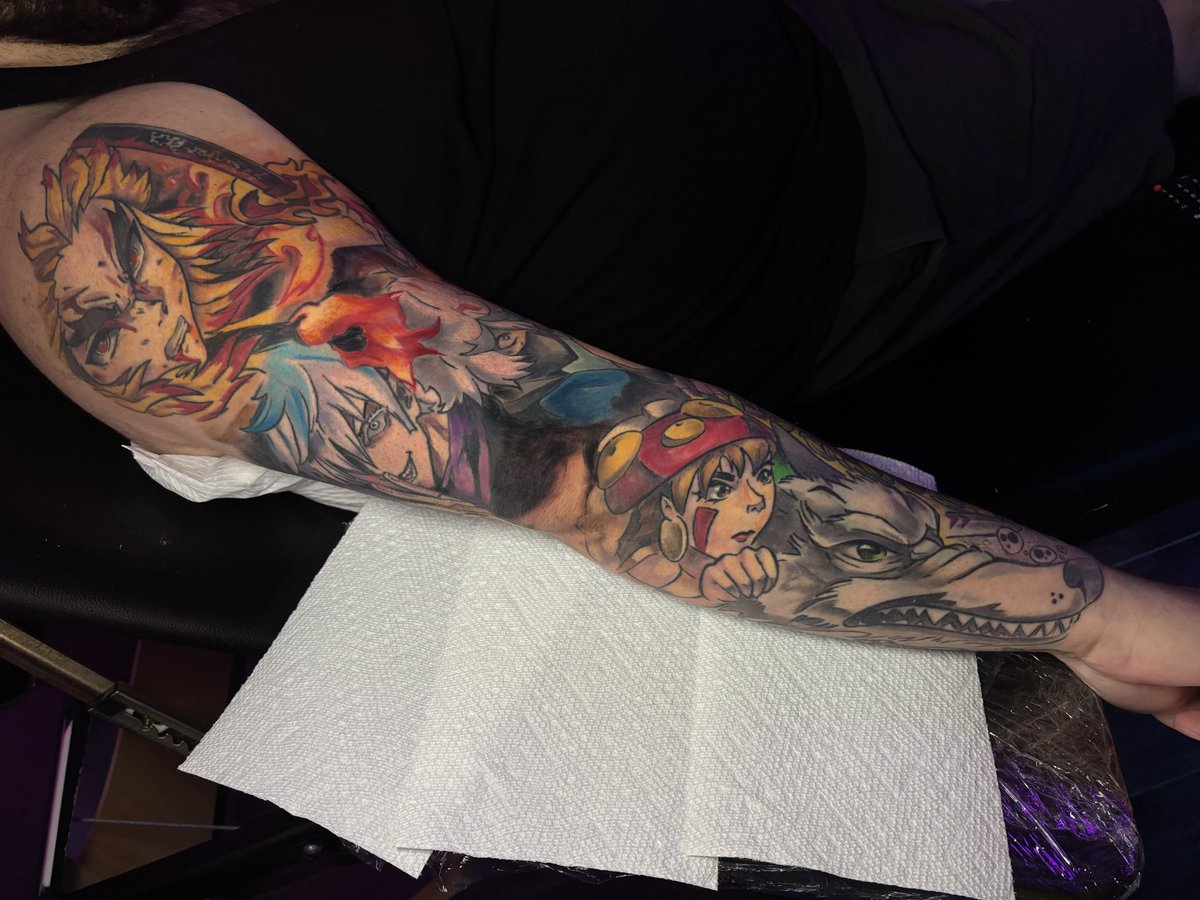 LunchboxFOX's tweet photo. Been tattooing.. would love to do some more. Email me 💕 https://t.co/QHMxBc0pCb