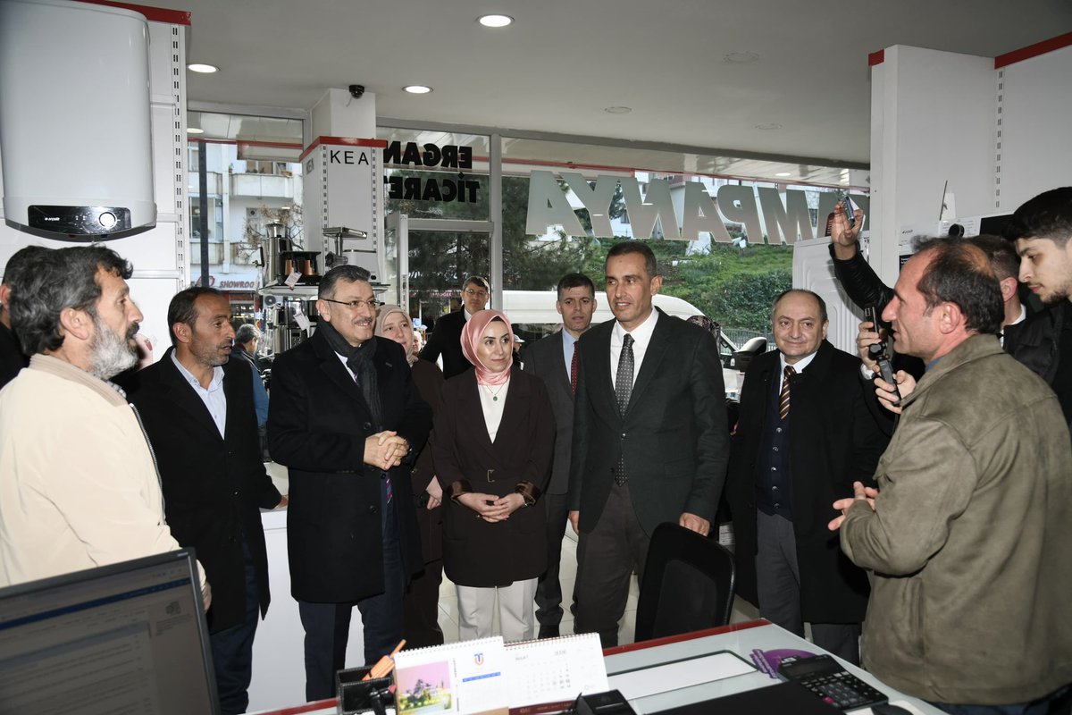 ahmetmgenc's tweet photo. Güneşli bir hava, güzel bir Ramazan günü, Yomra’mızda hemşehrilerimizle bir aradayız…

📍Yomra https://t.co/KD6DaDdaPi