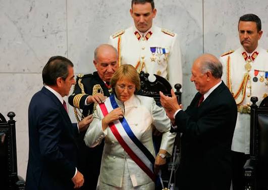 Cambio de Mando 2006, asume Michelle Bachelet. 

1200 invitados, 200 delegaciones extranjeras, entre ellas la Vicepresidenta de Irán, la Gobernadora Real de Canadá y el Príncipe de Asturias. 

Fué histórico