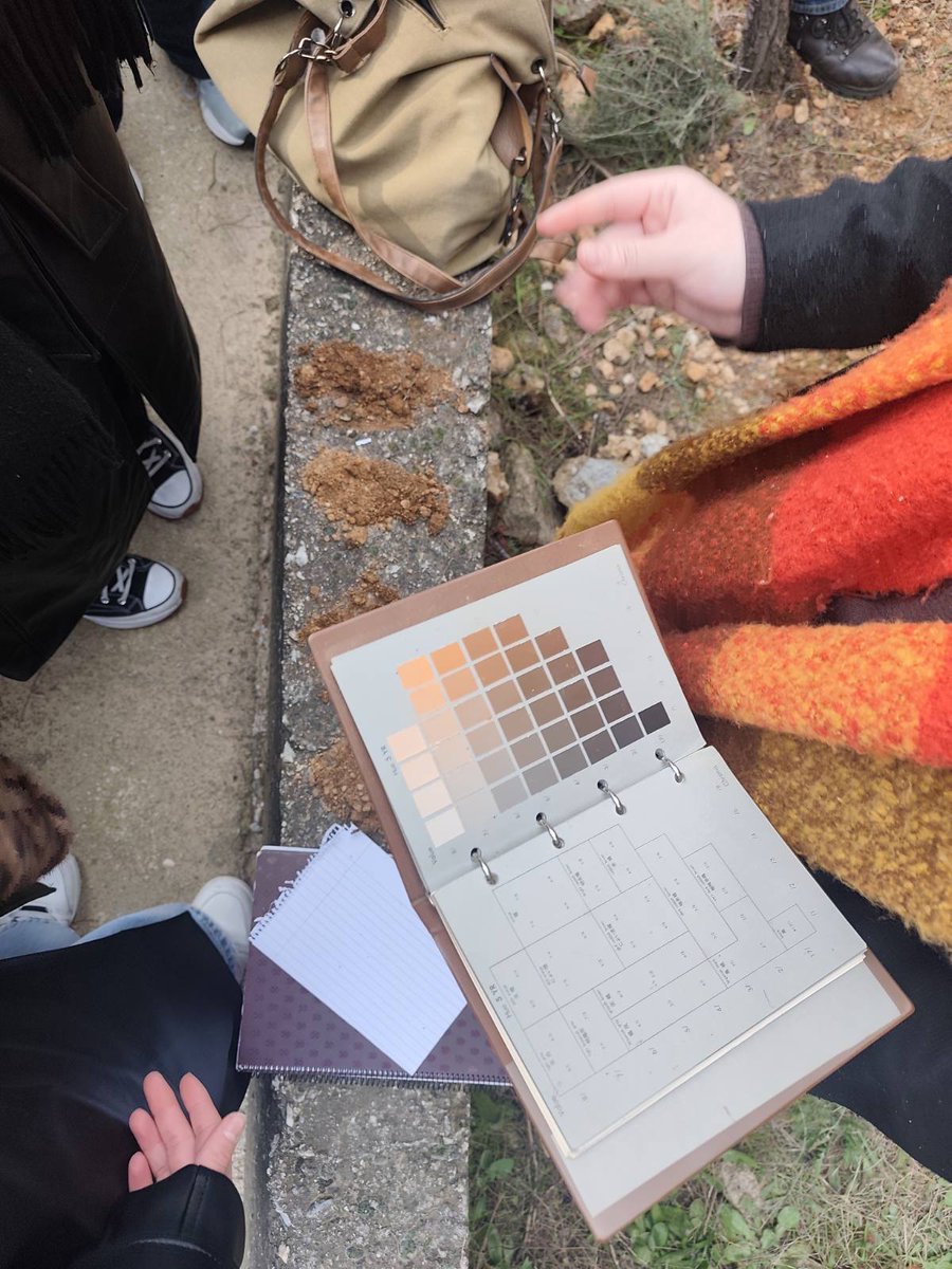 GERi lab taught students from the Departments of Natural Environment and Climate Resilience, and Viticulture and Oenology how to assess a soil profile