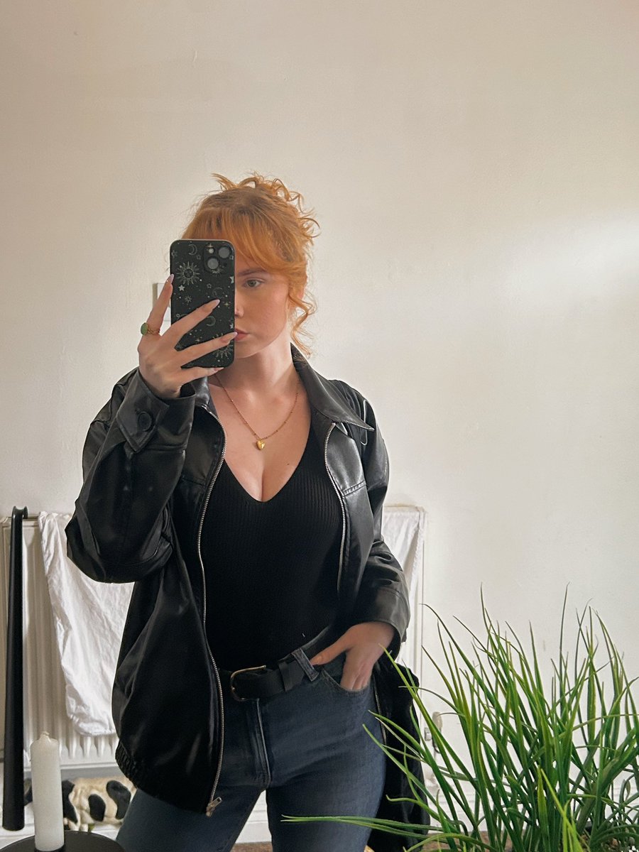 𝜗𝜚 daisy 𝜗𝜚 tweet media