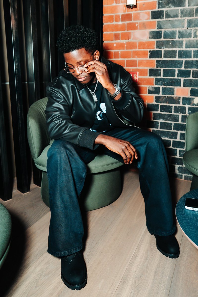 Lasmid should use this opportunity to activate and expand his brand in the UK market. The performance was beautiful, and the crowd’s response was incredible.